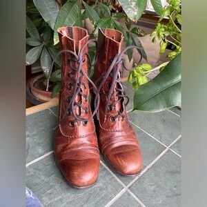 Victorian style boots, size 39